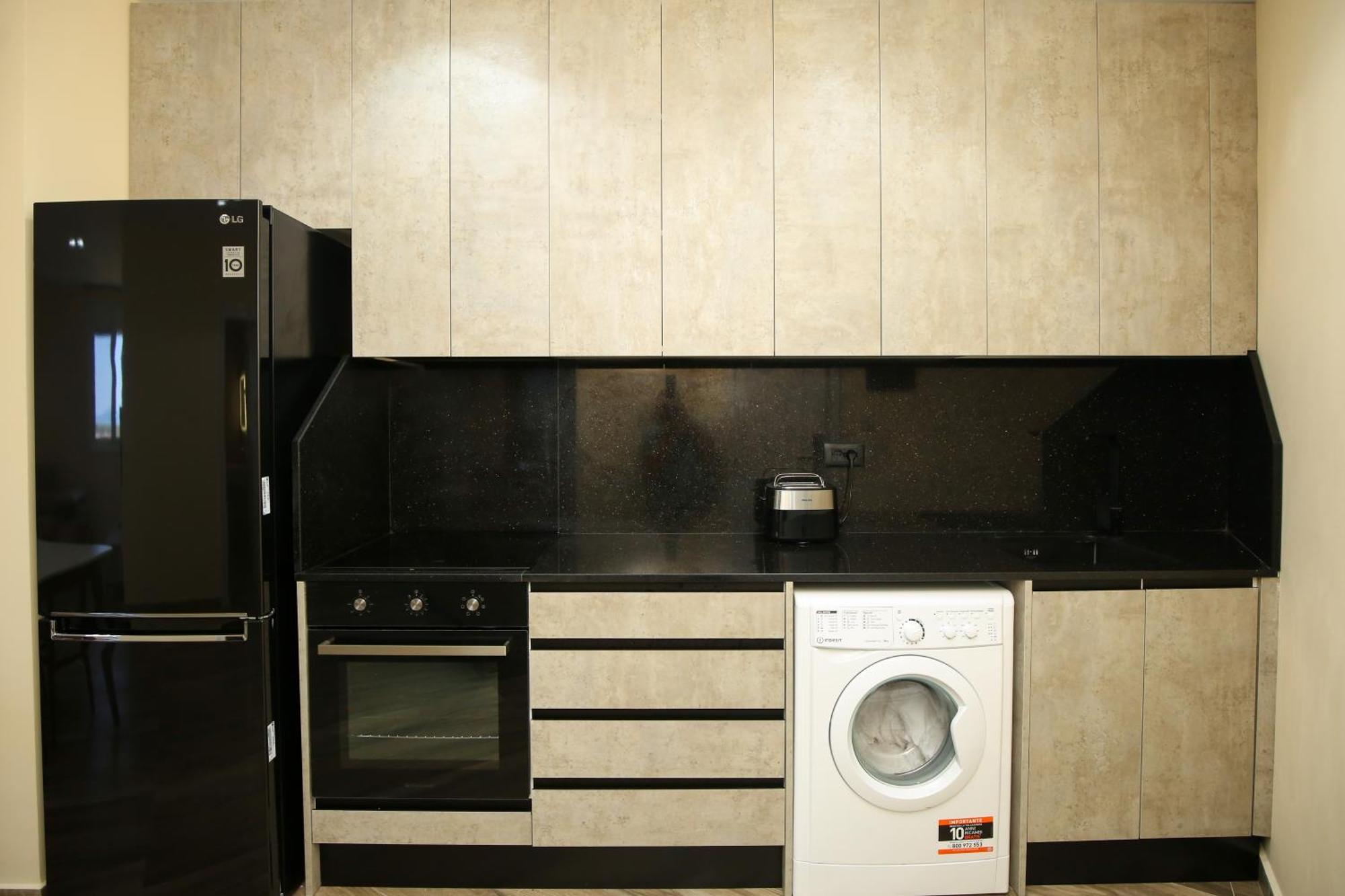 Queen Apartmets Vlorë Екстериор снимка