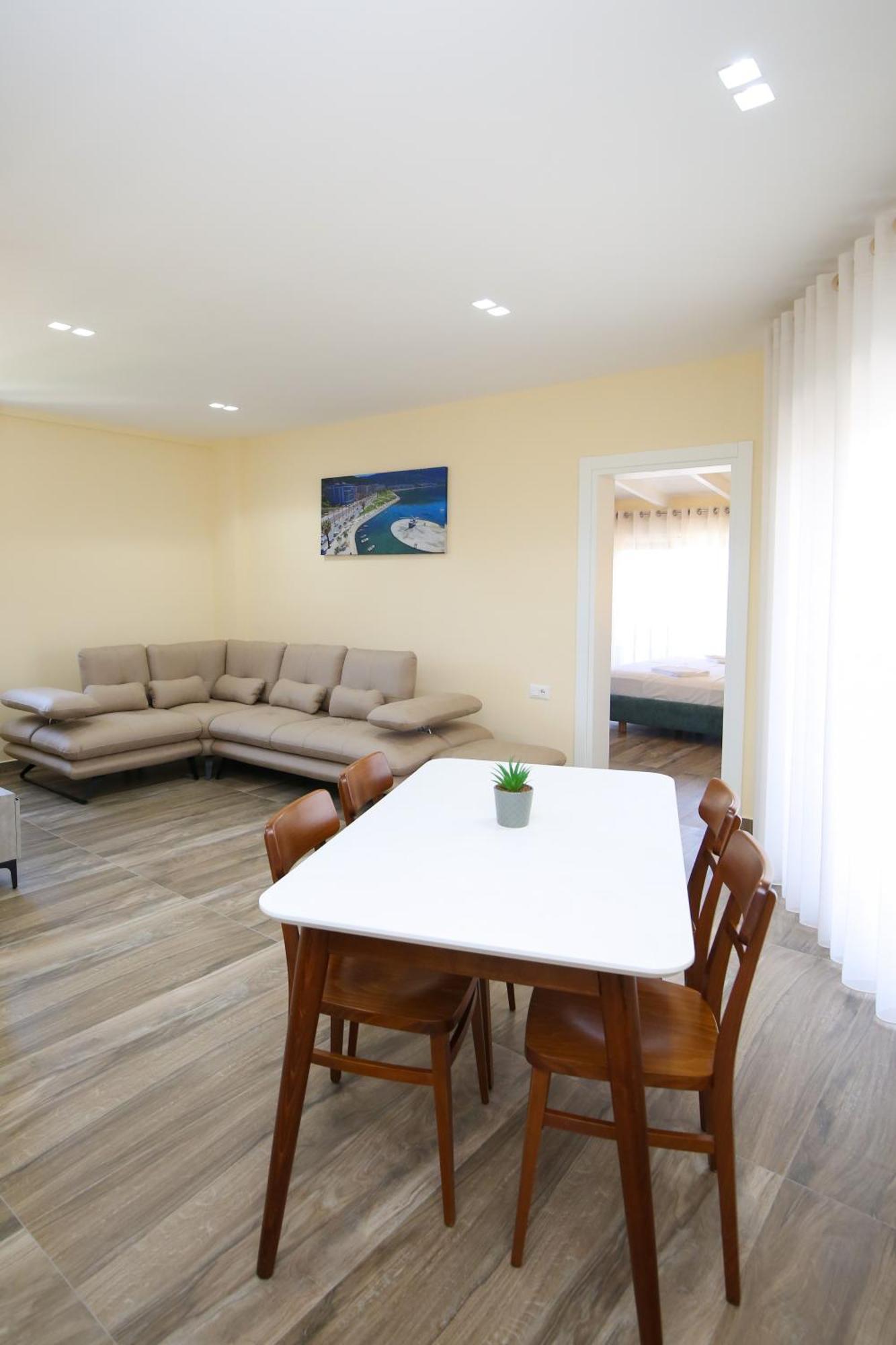 Queen Apartmets Vlorë Екстериор снимка