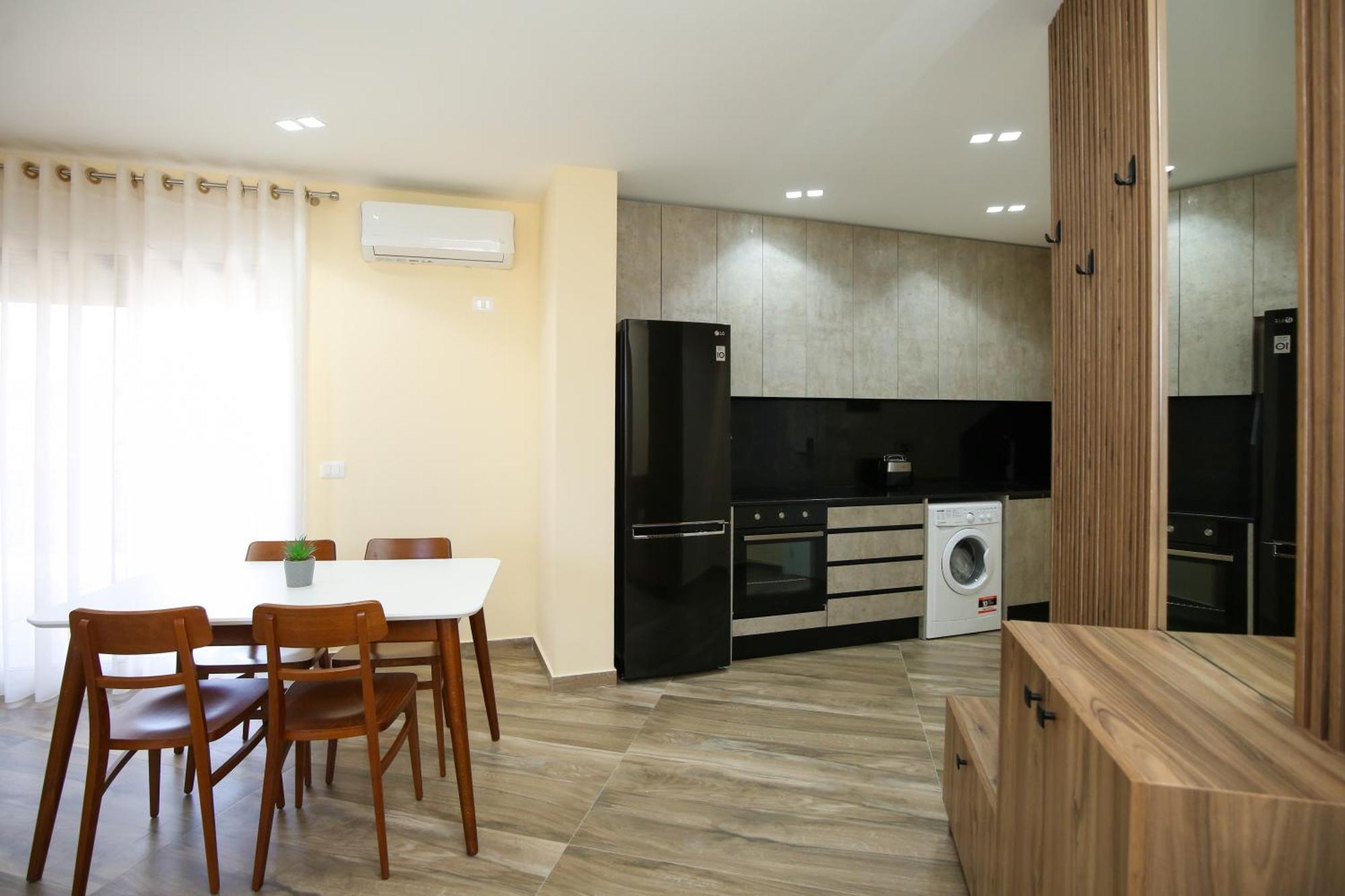 Queen Apartmets Vlorë Екстериор снимка