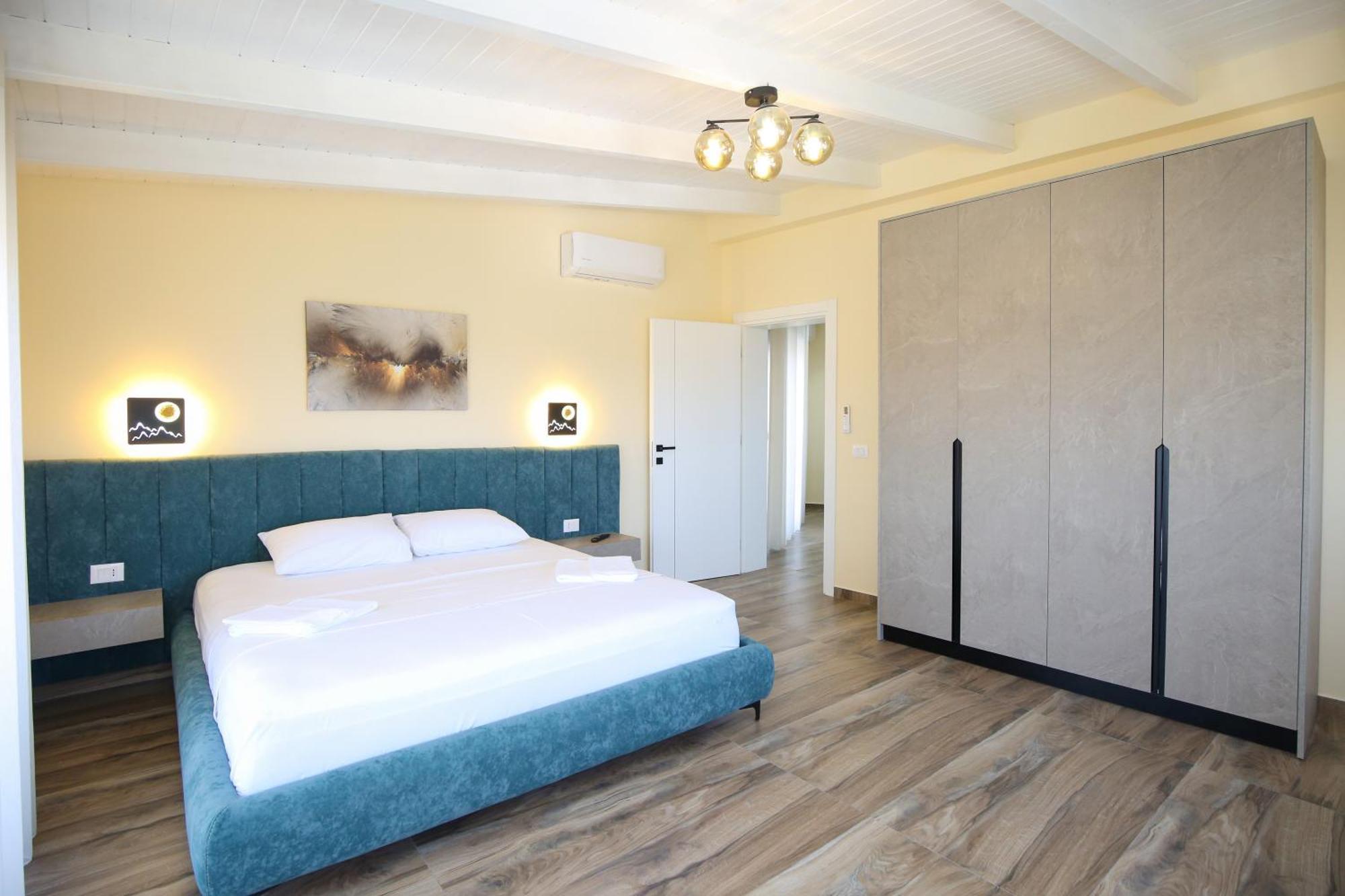 Queen Apartmets Vlorë Екстериор снимка