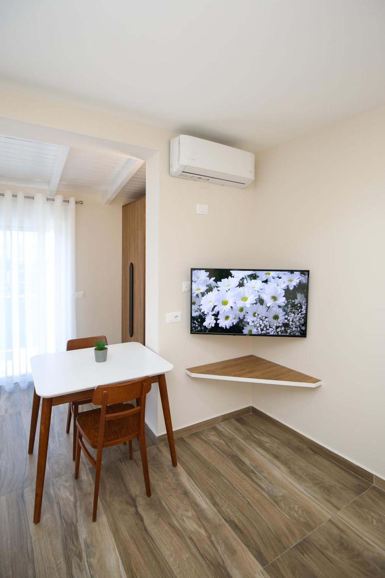 Queen Apartmets Vlorë Стая снимка
