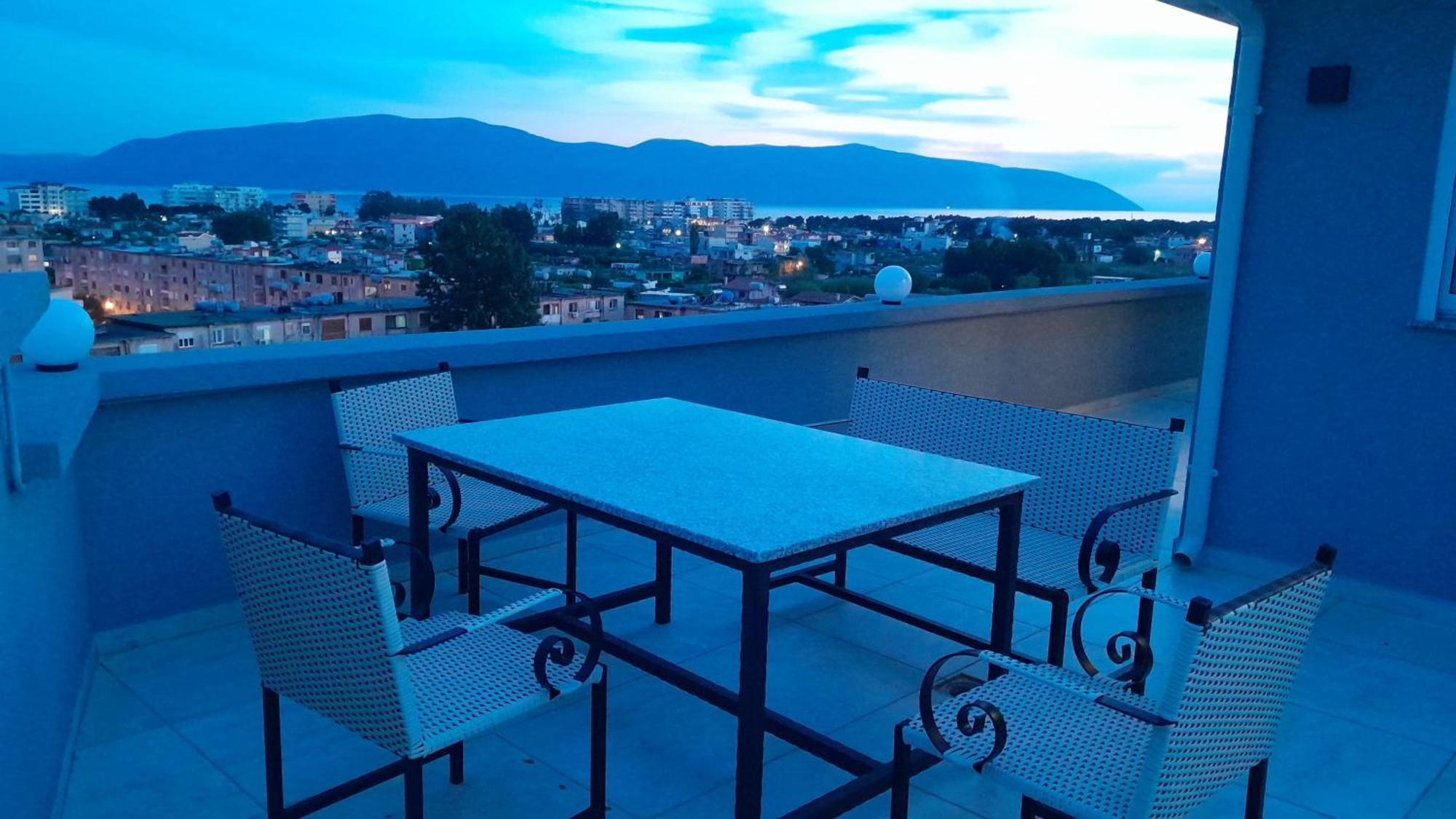 Queen Apartmets Vlorë Стая снимка